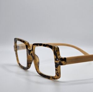 Studio Square Reader